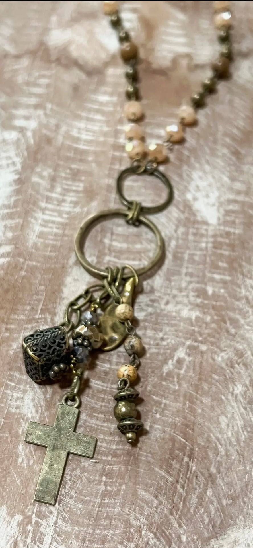 Acacia necklace Cross