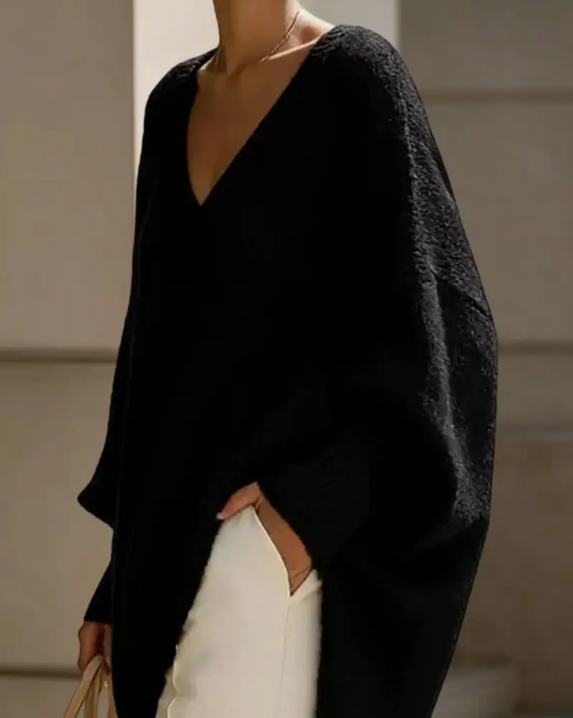 Oversized V Neck Ribbed Hem Sweater-black