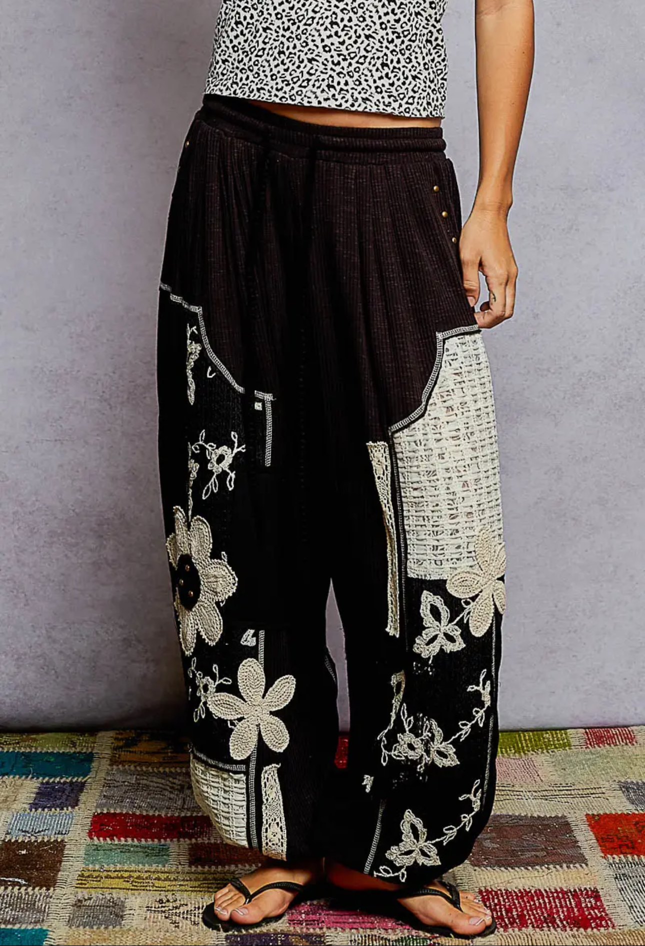 Solid Pattern Patch Detail Rib Knit Jogger Pants