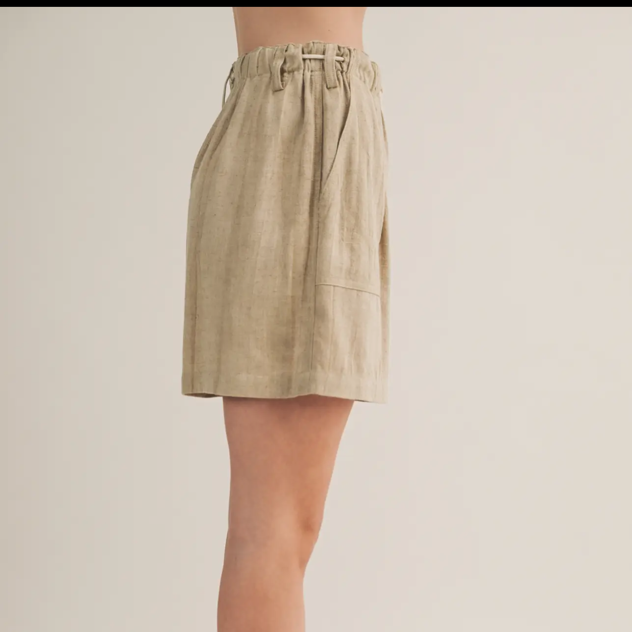Drawstring Waist Pleated Patch Pocket Shorts