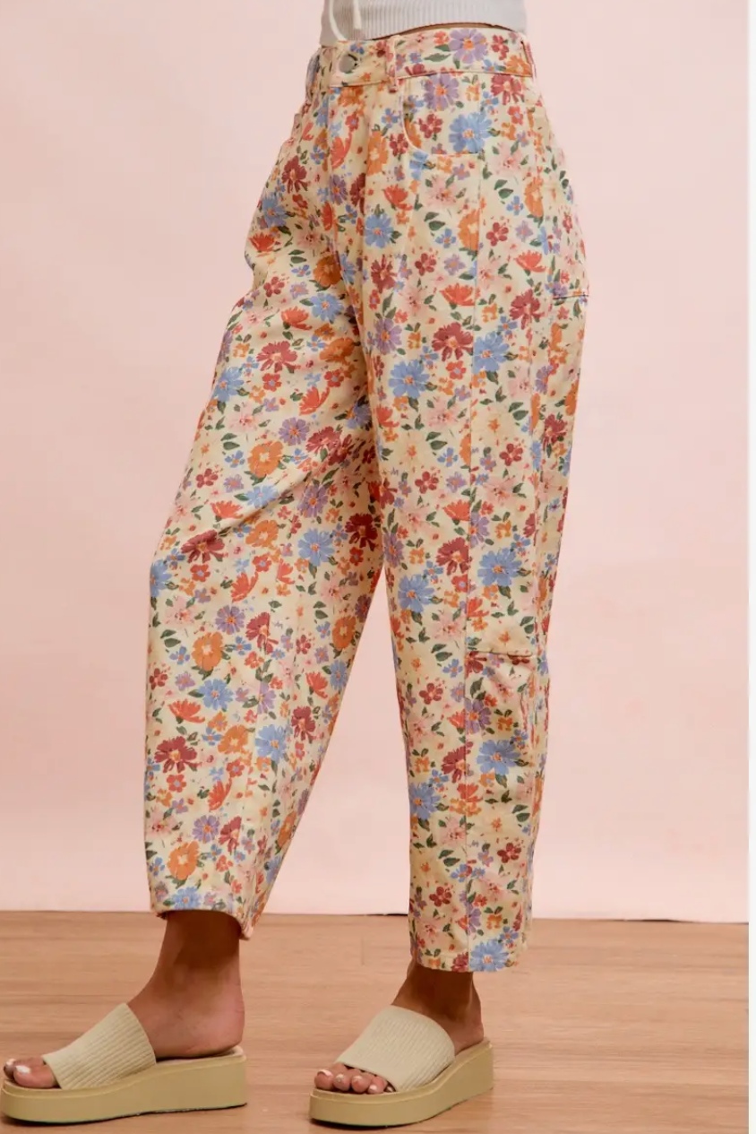 Washed Floral Printed Twill Barrel pants- Cream Multi