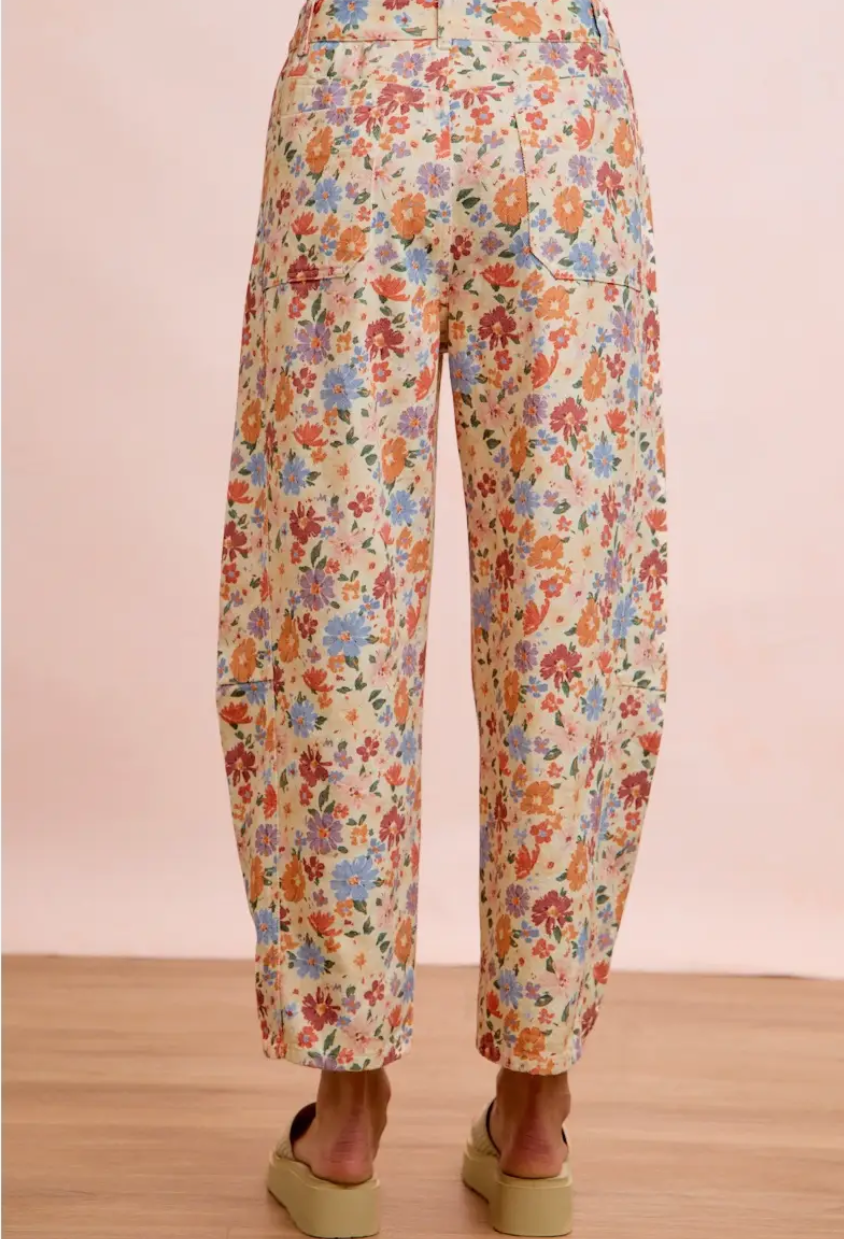 Washed Floral Printed Twill Barrel pants- Cream Multi