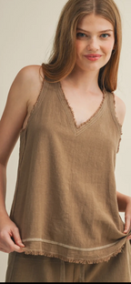 Frayed V-Neck Center Seam Tank Top