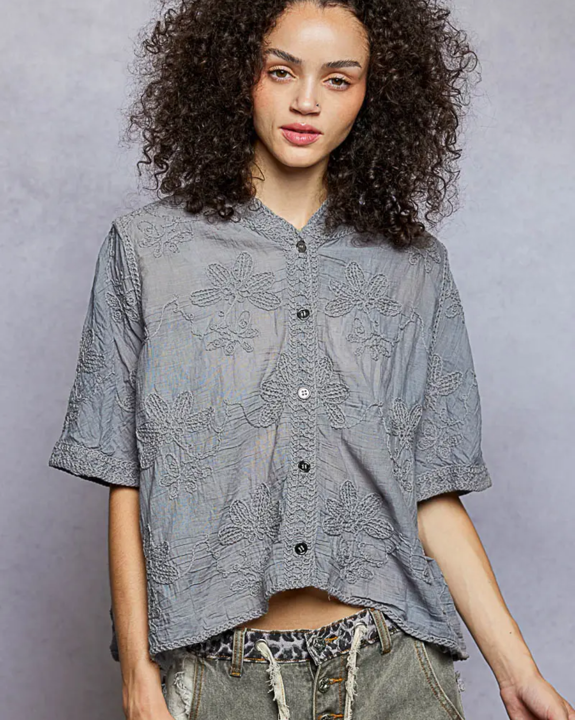 Short Sleeve Border Floral Embroidery Crochet Top-off white