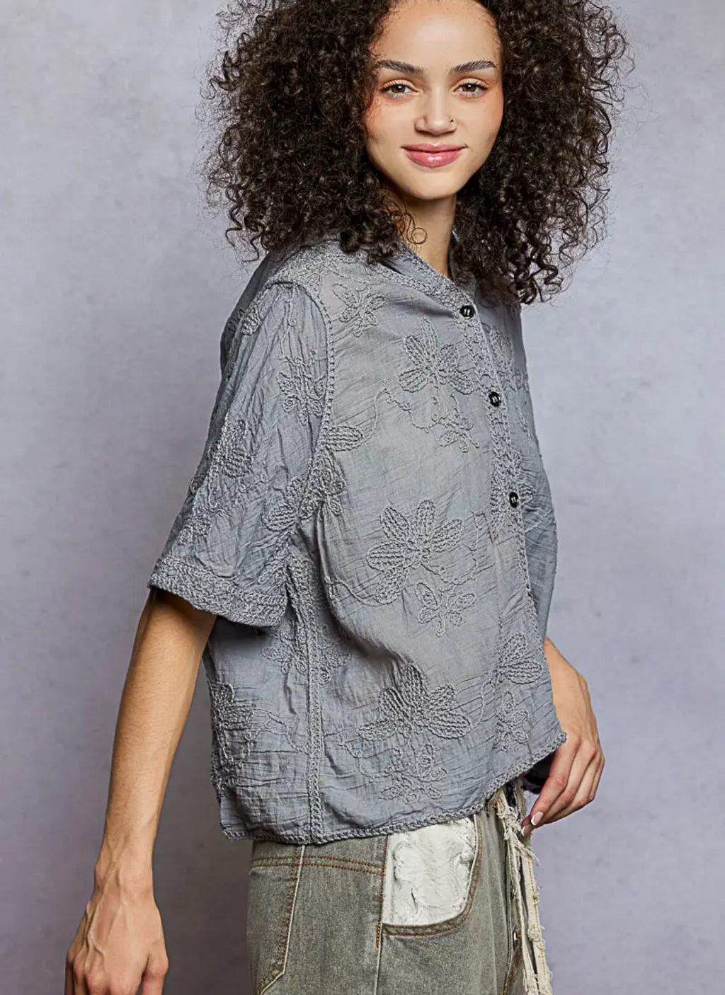 Short Sleeve Border Floral Embroidery Crochet Top-off white