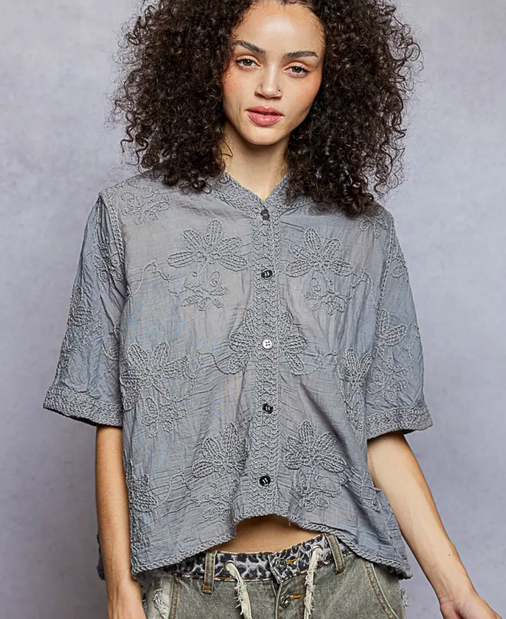 Short Sleeve Border Floral Embroidery Crochet Top-off white