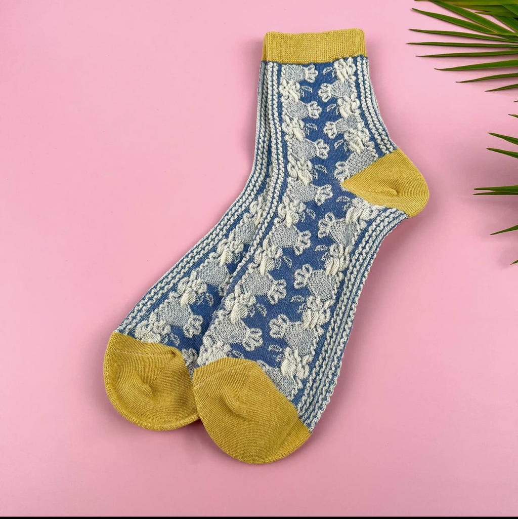 Vintage Floral Embroidered 3D Relief Mid-Calf Socks