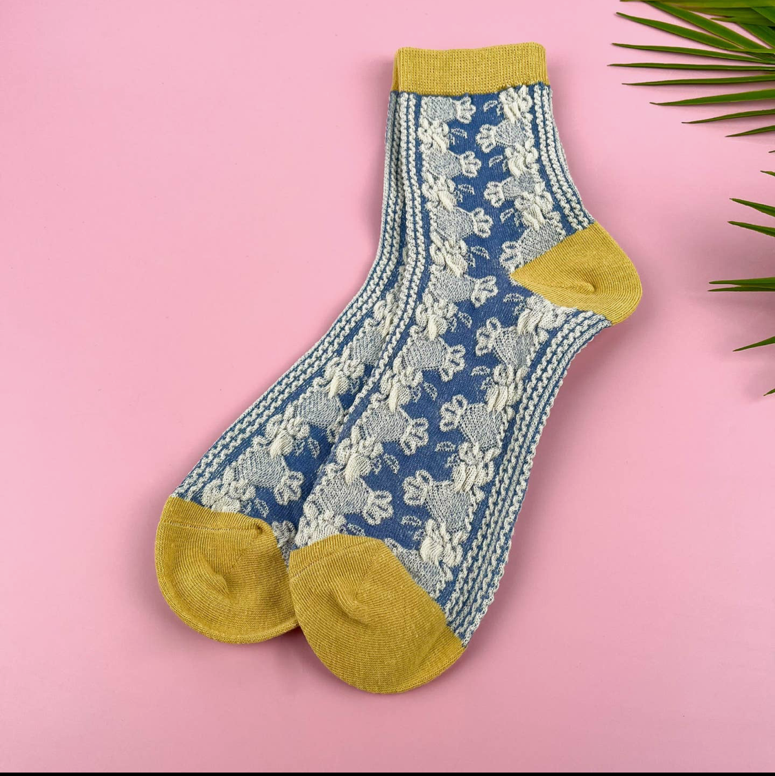 Vintage Floral Embroidered 3D Relief Mid-Calf Socks
