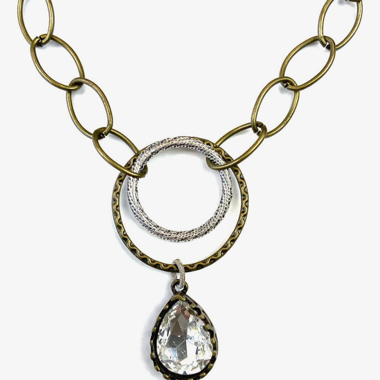 Necklace -Short Thick Chain w/Rings & Bling Tear Drop